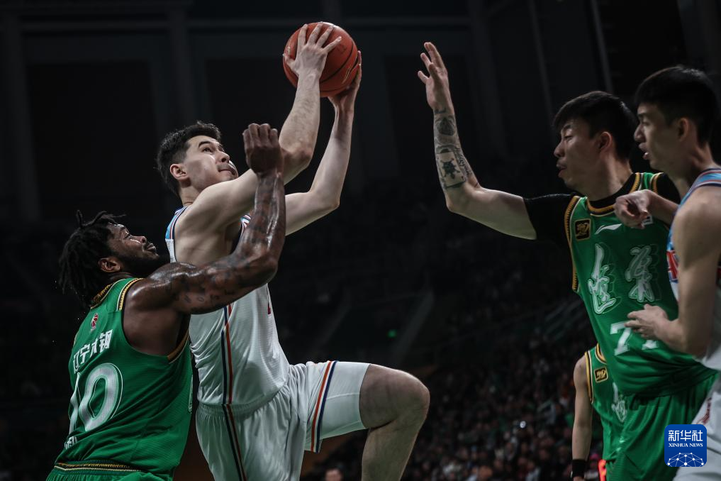 篮球——CBA季后赛：辽宁本钢胜新疆伊力特