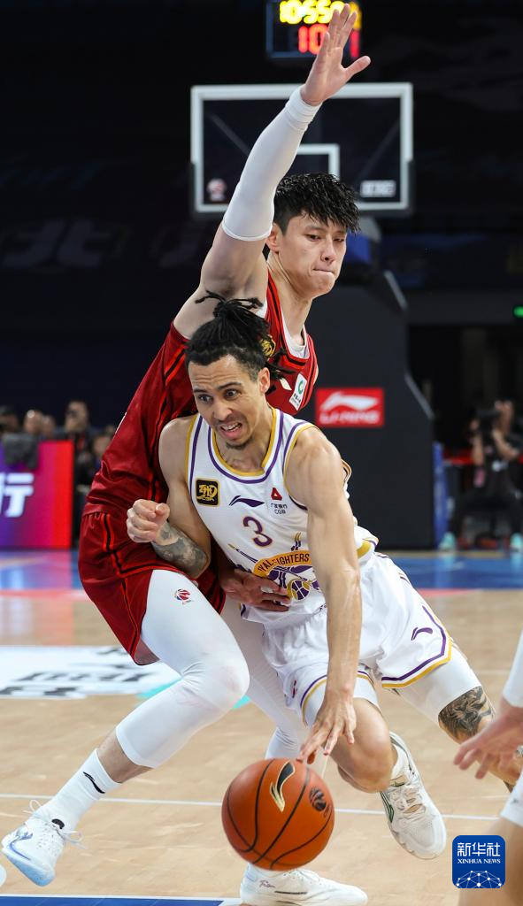 篮球——CBA季后赛：北京北汽胜北京控股
