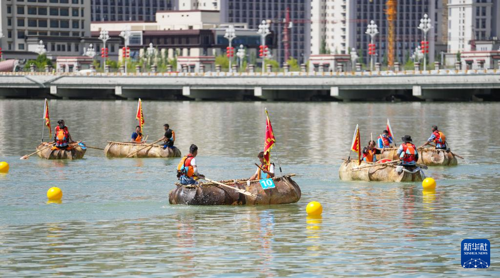 西藏:高原上赛龙舟