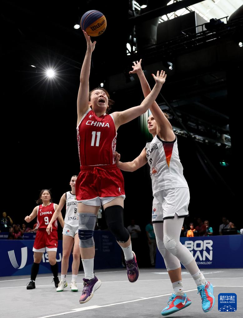 大运会——中国队获女子三人篮球亚军