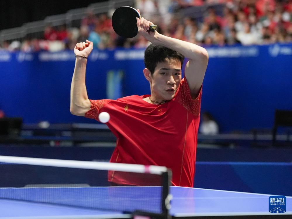 大运会——乒乓球男子团体决赛:中国队获得银牌