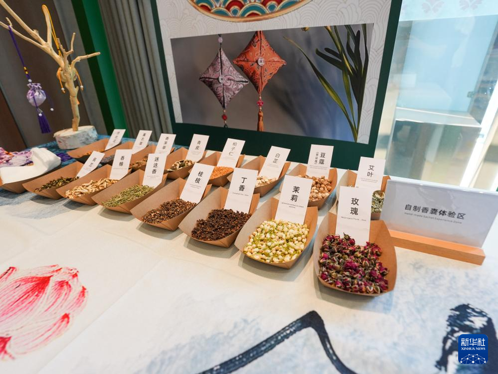 新华全媒+丨成都世运会运动员村开村