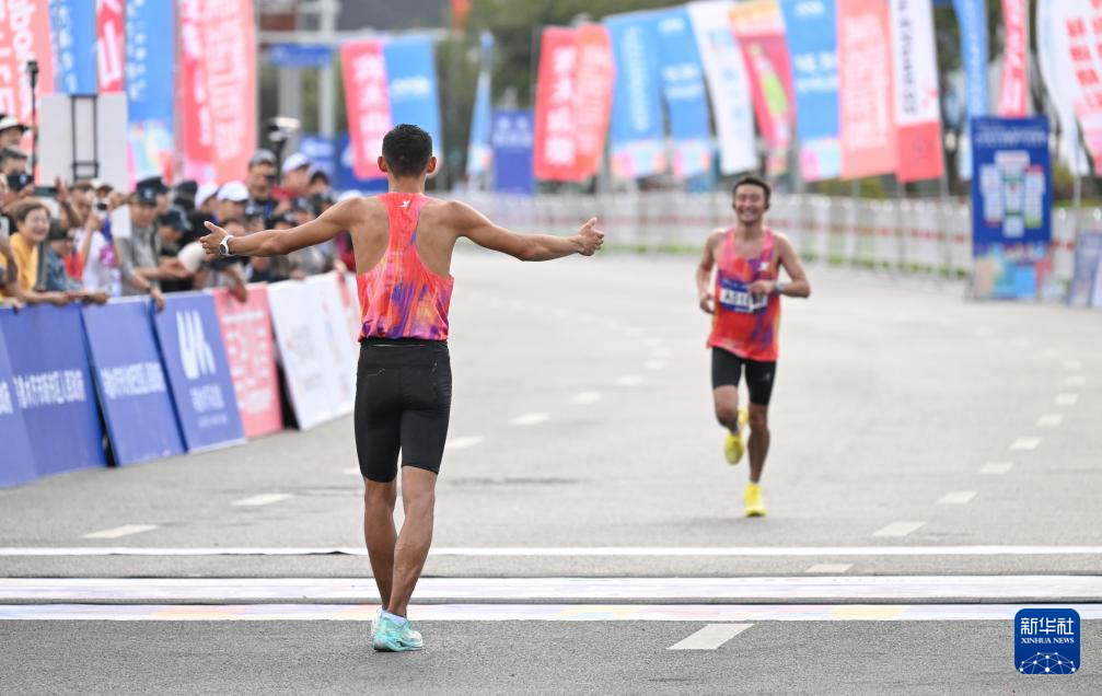 2025乌鲁木齐马拉松开跑