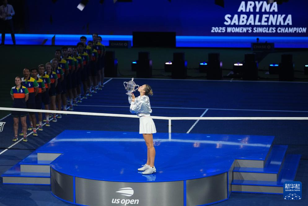 美网:萨巴伦卡获得女单冠军