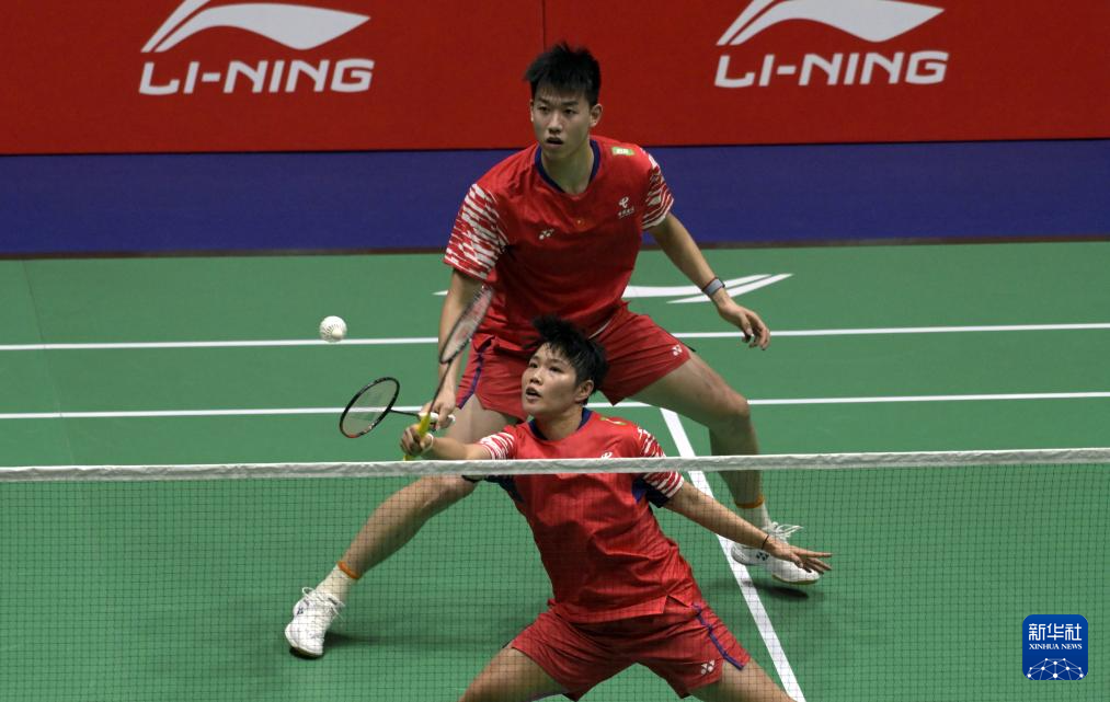 羽毛球——香港公开赛:冯彦哲/黄东萍获得混双冠军