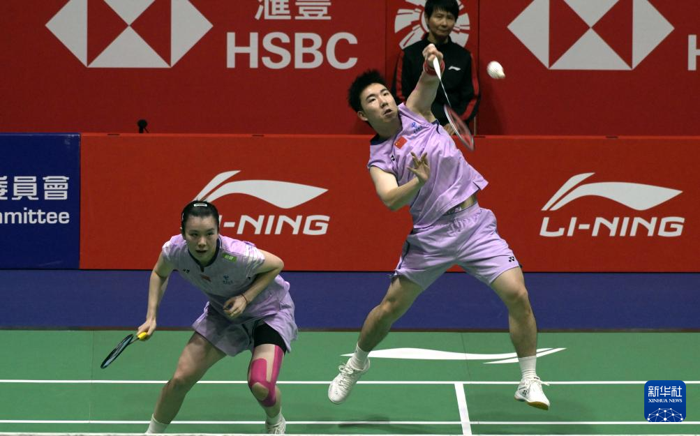 羽毛球——香港公开赛:冯彦哲/黄东萍获得混双冠军