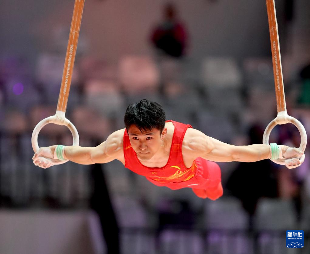 体操——世锦赛:中国队亮相男子资格赛