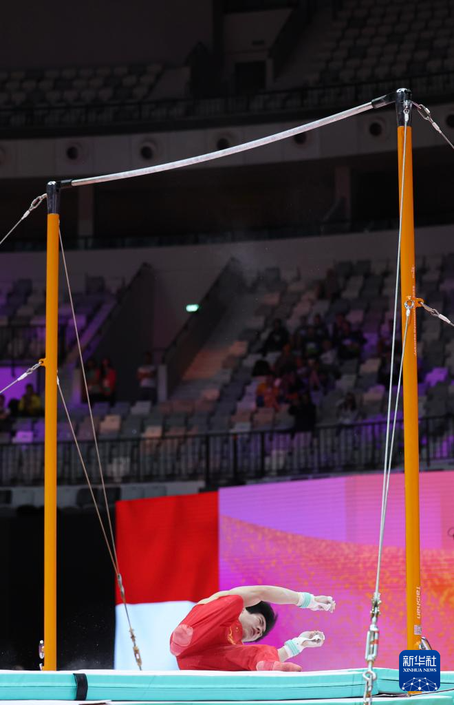 体操——世锦赛:中国队亮相男子资格赛