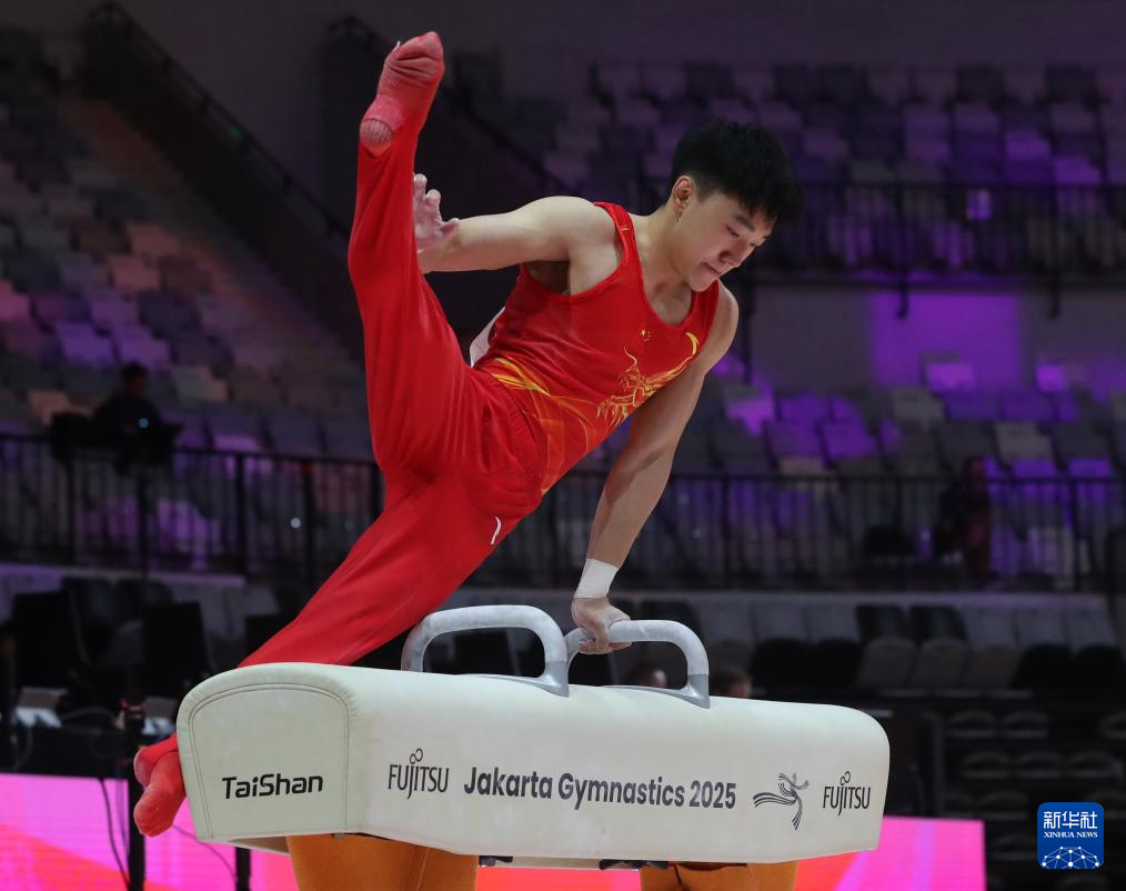 体操——世锦赛:中国队亮相男子资格赛