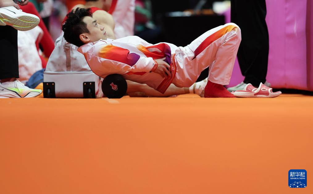 体操——世锦赛:中国队亮相男子资格赛