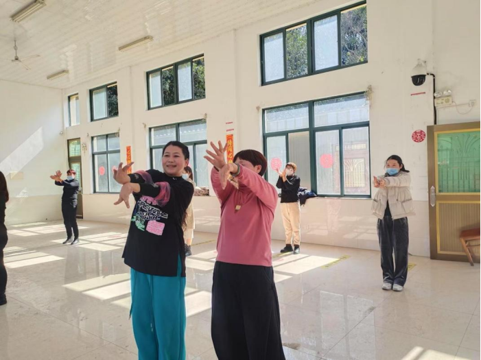 万村女性展风姿丨刘萍:让全民健身之花在海岛渔村绽放 万村女性展风姿丨刘萍:让全民健身之花在海岛渔村绽放