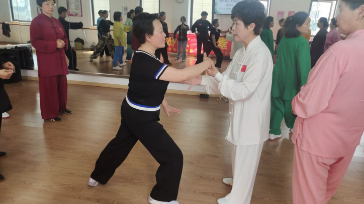 万村女性展风姿|徐建军:以柔韧太极守护乡村百姓幸福健康 万村女性展风姿|徐建军:以柔韧太极守护乡村百姓幸福健康