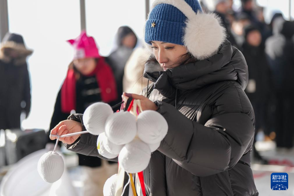 黑龙江省“冰超”打雪仗赛在哈尔滨开赛