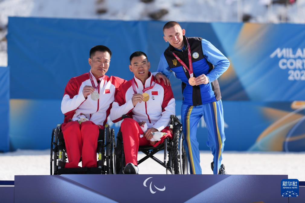 冬残奥会——冬季两项男子中距离(坐姿):中国选手包揽冠亚军