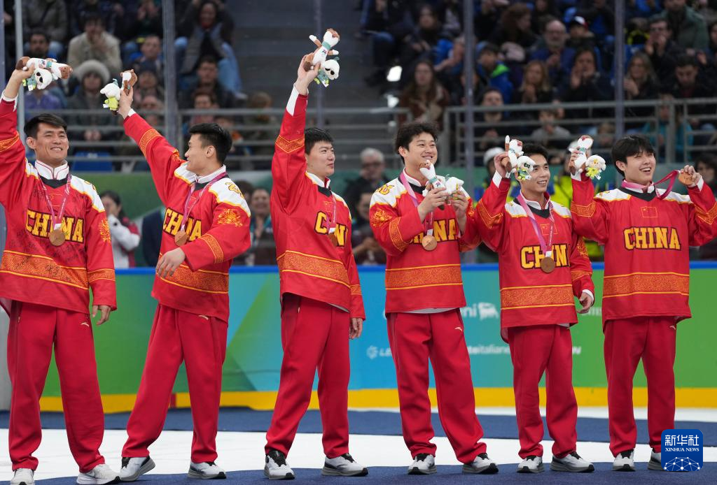 冬残奥会——残奥冰球:中国队夺得季军