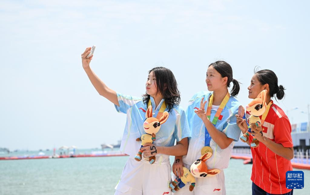 亚沙会|公开水域游泳:中国选手包揽女子5公里冠、亚军