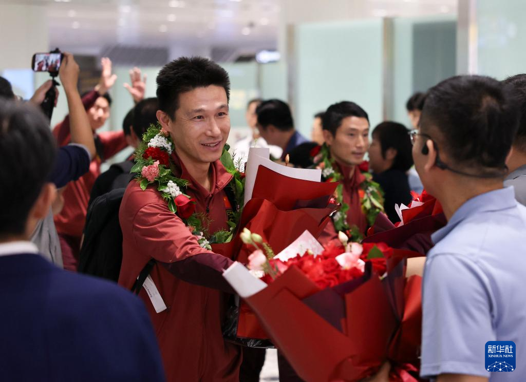 中国U17男足抵达北京